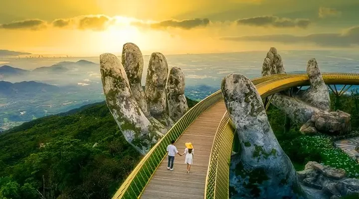 Private Early Golden Bridge & Highlights Marble Mountain Tour