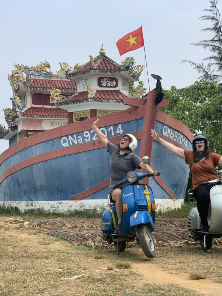 Private Hoi An Craft Villages Scooter/Vespa  & Basket Boat Tour